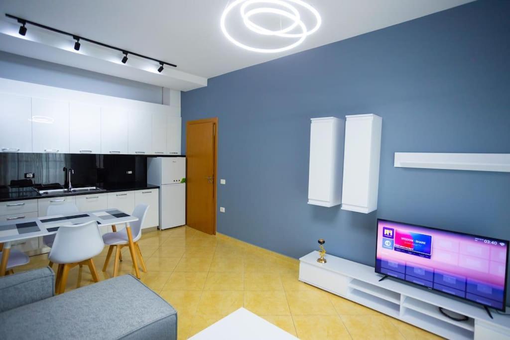 Apartment In Vlore Kejvi Bagian luar foto